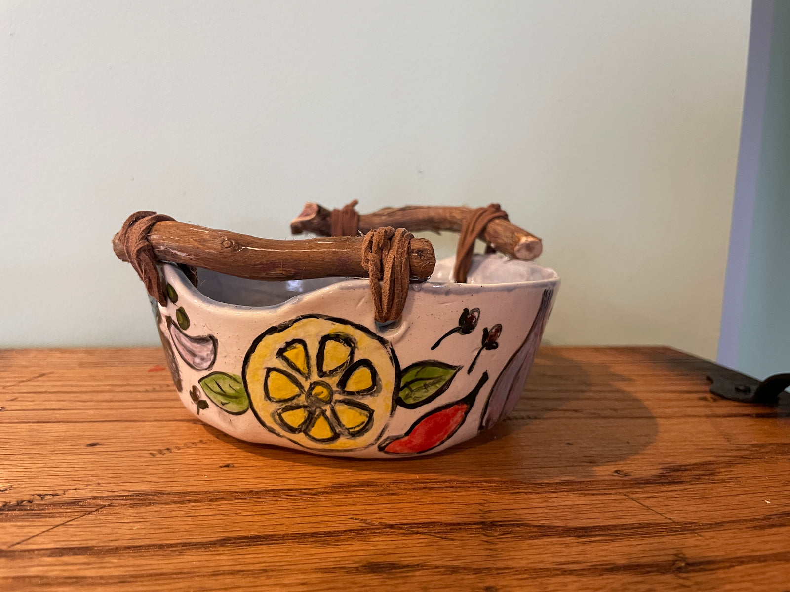 ART- Vintage inspired pottery bowl with wooden handles – Ebmy Farm