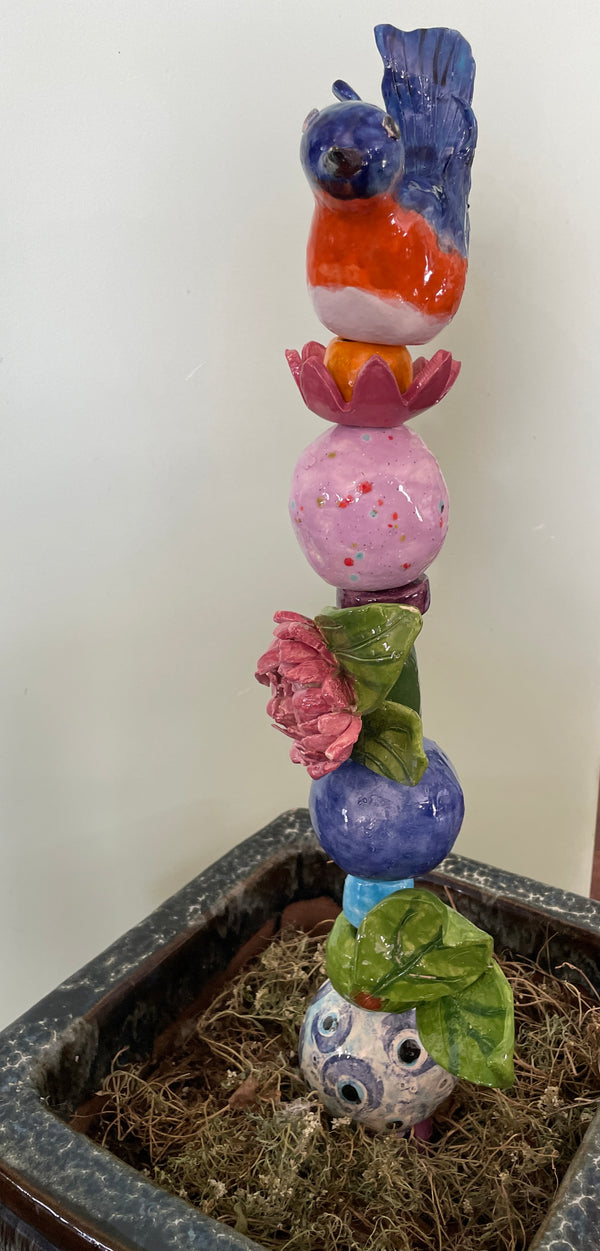 Art- Pottery garden totem pole 20" tall
