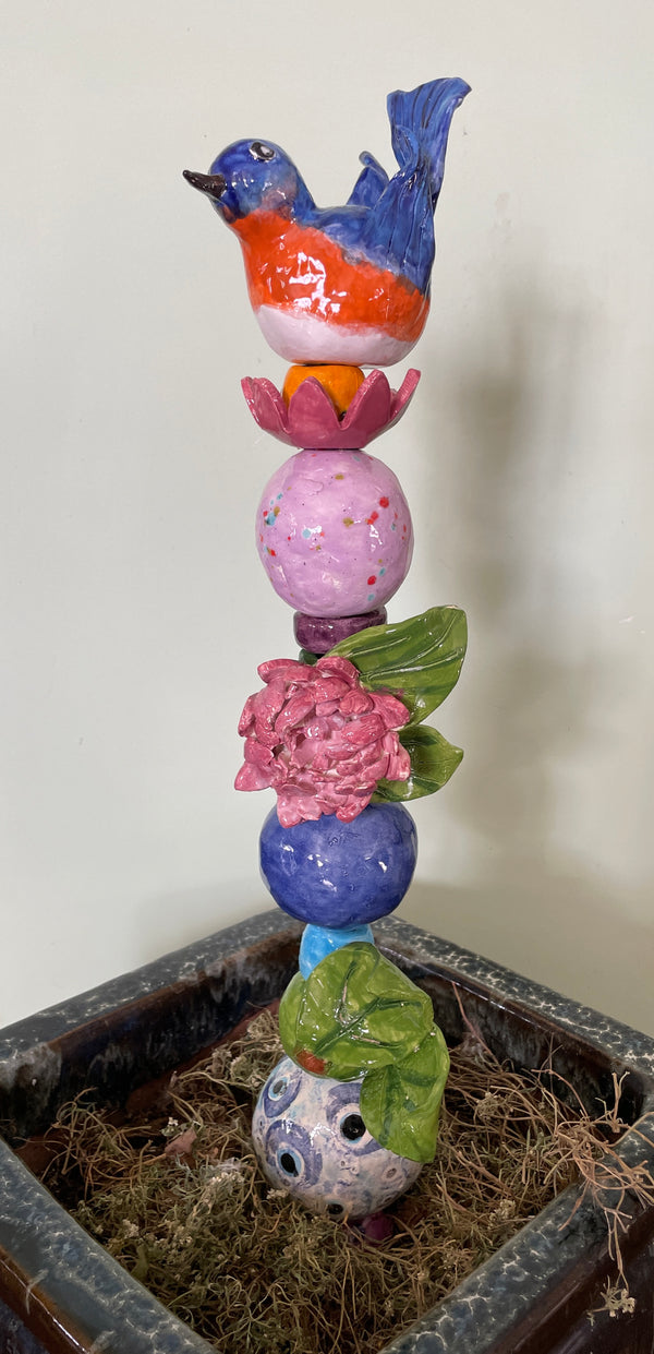 Art- Pottery garden totem pole 20" tall
